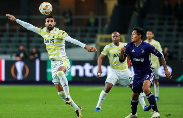 Soi kèo Fenerbahce vs Anderlecht (00h45, 14/02) – Cuộc đối đầu hấp dẫn tại Sukru Saracoglu